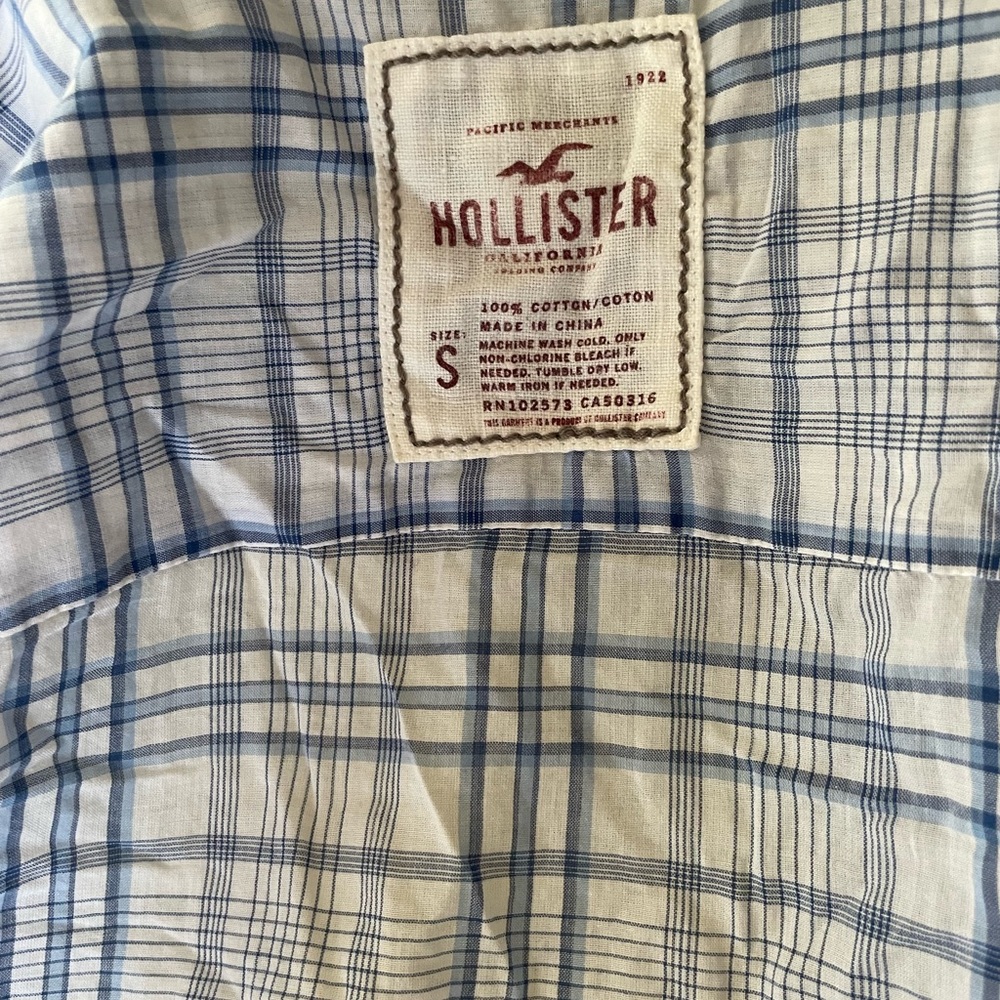 Hollister 100% cotton blue Plaid Button-Up Women's Top, three quarter sleeve EUC